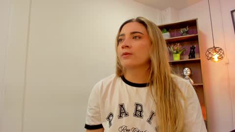 Snapshot of andy_and_emma chatting on January 10, 12:26 pm andy_and_emma online show from January 10, 12:26 pm