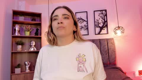 Snapshot of andy_and_emma chatting on January 15, 3:39 pm andy_and_emma online show from January 15, 3:39 pm