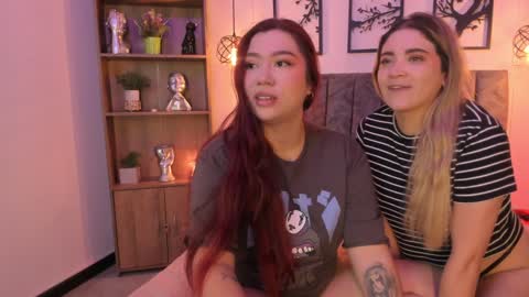 Snapshot of andy_and_emma chatting on January 27, 12:48 pm andy_and_emma online show from January 27, 12:48 pm