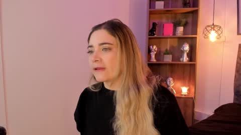 Snapshot of andy_and_emma chatting on February 20, 12:47 pm andy_and_emma online show from February 20, 12:47 pm