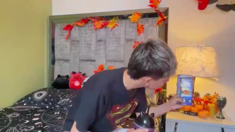 Snapshot of andy_belier chatting on October 23, 4:17 pm Andy online show from October 23, 4:17 pm