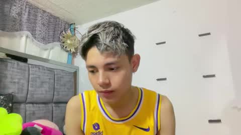 Snapshot of andy_belier chatting on December 2, 12:54 pm Andy online show from December 2, 12:54 pm