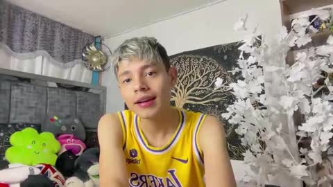 Snapshot of andy_belier chatting on December 5, 3:52 pm Andy online show from December 5, 3:52 pm