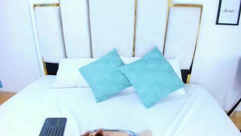 Andy bluee  online show from February 28, 7:15 am