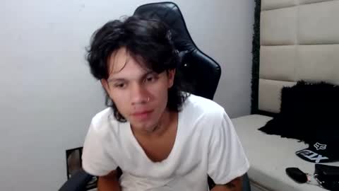 andy_dan1 online show from December 31, 3:55 am