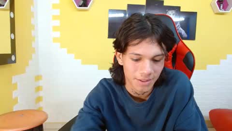 andy_dan1 online show from February 2, 2:59 am