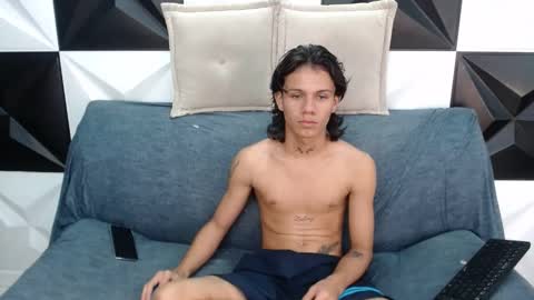 andy_dan1 online show from February 3, 9:39 pm