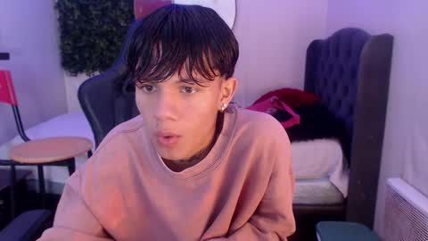 andy_dan1 online show from February 25, 12:34 pm