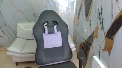 andy_dan1 online show from April 16, 9:50 pm