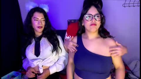 Snapshot of andy_emily chatting on March 3, 9:15 am andy_emily online show from March 3, 9:15 am