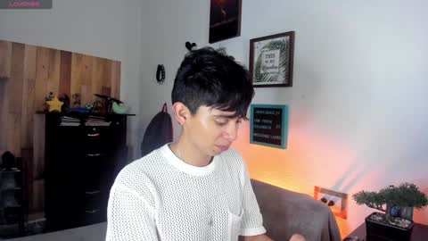 Snapshot of andy_guez_11 chatting on December 7, 12:56 pm andy_guez_11 online show from December 7, 12:56 pm
