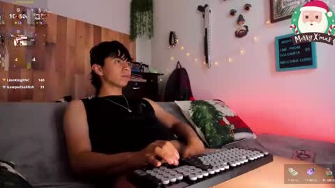 Snapshot of andy_guez_11 chatting on December 23, 12:03 am andy_guez_11 online show from December 23, 12:03 am
