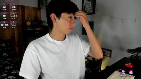 Snapshot of andy_guez_11 chatting on January 28, 10:56 am andy_guez_11 online show from January 28, 10:56 am