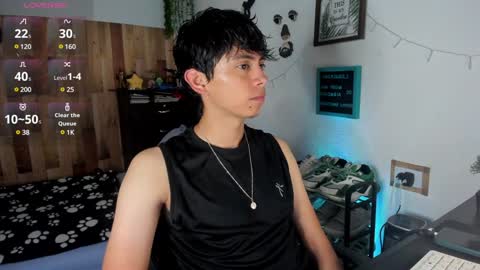 Snapshot of andy_guez_11 chatting on January 31, 10:20 am andy_guez_11 online show from January 31, 10:20 am