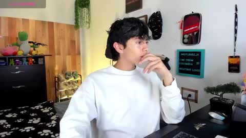 Snapshot of andy_guez_11 chatting on February 10, 1:22 pm andy_guez_11 online show from February 10, 1:22 pm