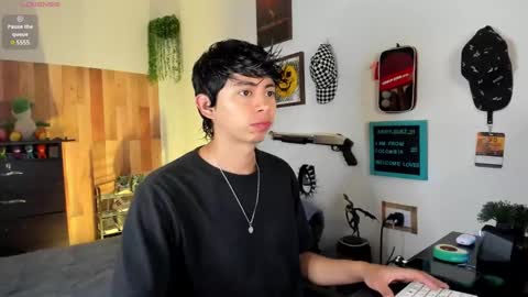 Snapshot of andy_guez_11 chatting on March 6, 12:41 pm andy_guez_11 online show from March 6, 12:41 pm