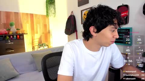 Snapshot of andy_guez_11 chatting on March 10, 2:16 pm andy_guez_11 online show from March 10, 2:16 pm