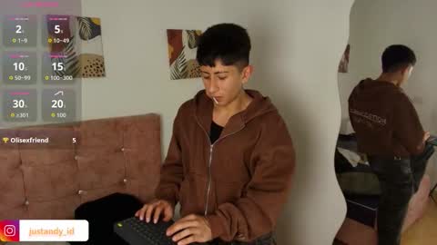 Snapshot of andy_justgame chatting on November 10, 3:38 am andy_justgame online show from November 10, 3:38 am