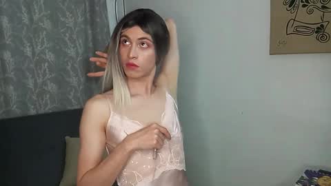 Snapshot of andy_vander chatting on October 25, 10:15 pm Andy van der Rose online show from October 25, 10:15 pm