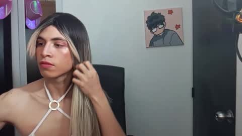 Snapshot of andy_vander chatting on November 7, 12:05 pm Andy van der Rose online show from November 7, 12:05 pm