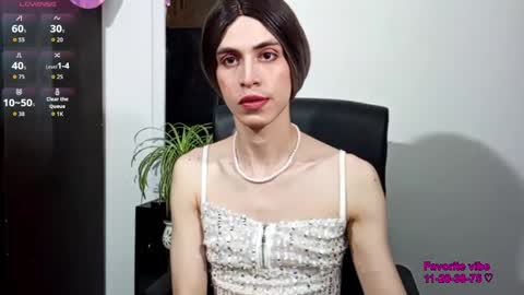 Snapshot of andy_vander chatting on February 13, 10:11 am Andy van der Rose online show from February 13, 10:11 am