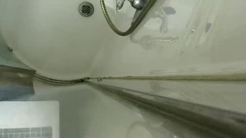 Snapshot of andybadass chatting on January 1, 10:32 am andybadass online show from January 1, 10:32 am