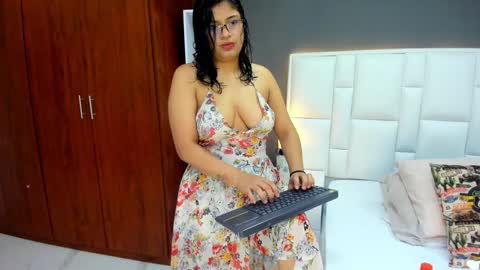 Snapshot of andyel2017 chatting on December 17, 12:33 pm Andy D online show from December 17, 12:33 pm