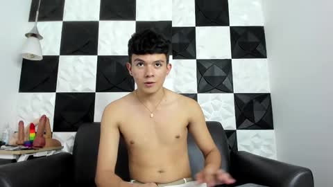 andyfame11 online show from December 3, 7:01 pm