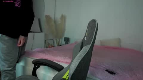 Mandy and Andy online show from November 28, 5:37 pm