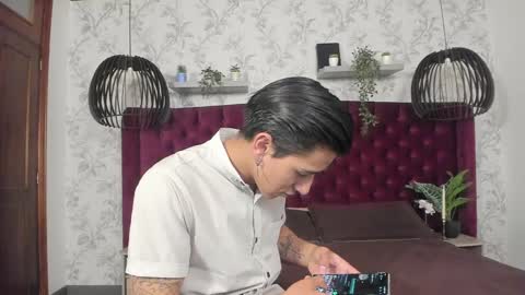 Andy Joy  online show from April 20, 11:46 am