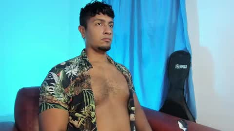 Snapshot of andylemonda chatting on January 28, 2:31 pm andylemonda online show from January 28, 2:31 pm