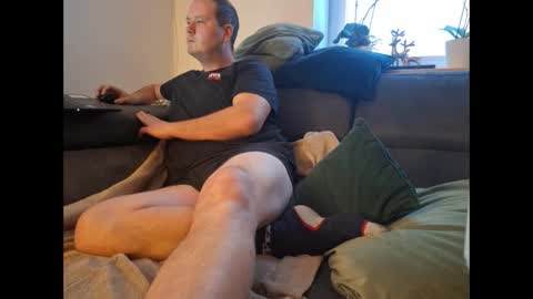 Snapshot of andypsilon88 chatting on December 16, 8:52 am ShortyfromS online show from December 16, 8:52 am