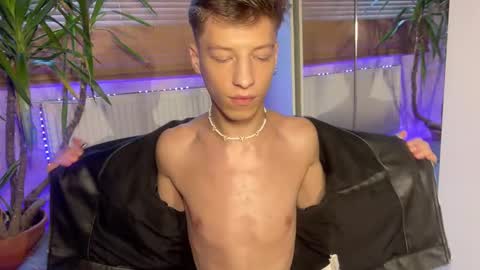 AndyTwinkkk online show from January 23, 12:30 pm