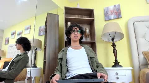 andyxibrat online show from December 1, 7:30 pm