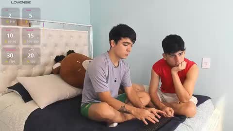 Snapshot of andyy_big_cock chatting on October 13, 2:06 pm Andy online show from October 13, 2:06 pm