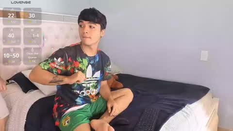 Snapshot of andyy_big_cock chatting on October 15, 4:40 pm Andy online show from October 15, 4:40 pm