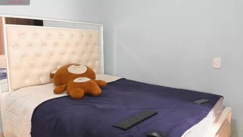 Snapshot of andyy_big_cock chatting on October 19, 11:49 pm Andy online show from October 19, 11:49 pm