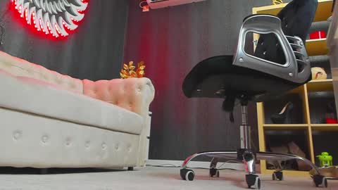 Anne online show from February 7, 9:48 pm