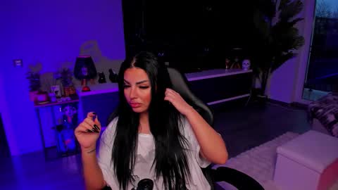 Anne online show from March 30, 4:30 pm