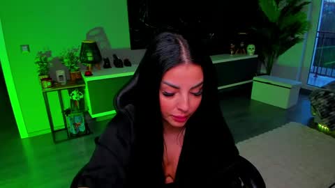 Anne online show from April 9, 4:45 pm