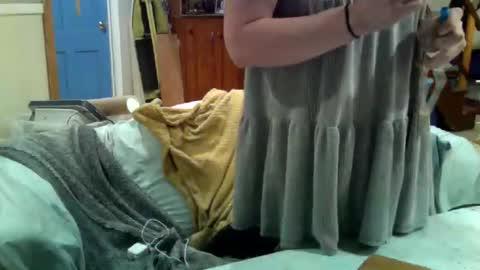 Snapshot of aneoakley chatting on November 19, 9:42 am aneoakley online show from November 19, 9:42 am