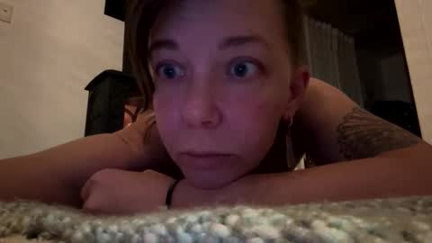 Snapshot of aneoakley chatting on November 29, 7:44 am aneoakley online show from November 29, 7:44 am