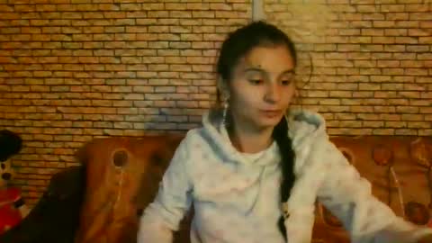 andr33a online show from November 16, 9:31 pm