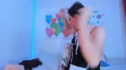 AngiePerry online show from November 8, 11:54 am