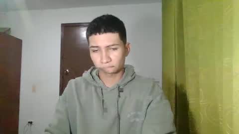 Snapshot of angel_ale chatting on December 26, 11:46 pm angel_ale online show from December 26, 11:46 pm