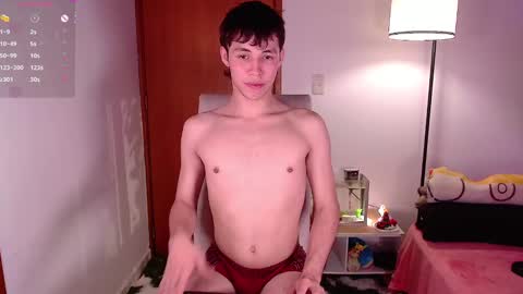 Snapshot of angel_bless19 chatting on December 21, 1:04 am Angel help me with 100 thumbs up online show from December 21, 1:04 am