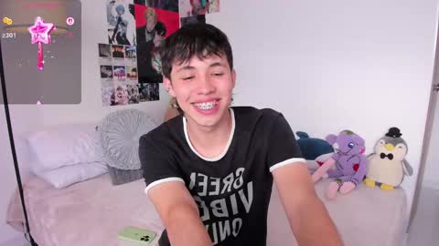 Snapshot of angel_bless19 chatting on September 20, 9:16 pm Angel help me with 100 thumbs up online show from September 20, 9:16 pm
