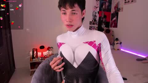 Snapshot of angel_bless19 chatting on October 10, 9:14 pm Angel help me with 100 thumbs up online show from October 10, 9:14 pm