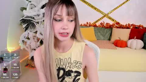 Snapshot of angel_claire chatting on October 22, 8:30 pm Claire - be back soon online show from October 22, 8:30 pm