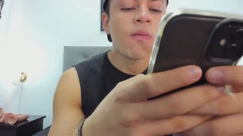 Angel Cuervo online show from December 8, 1:03 pm